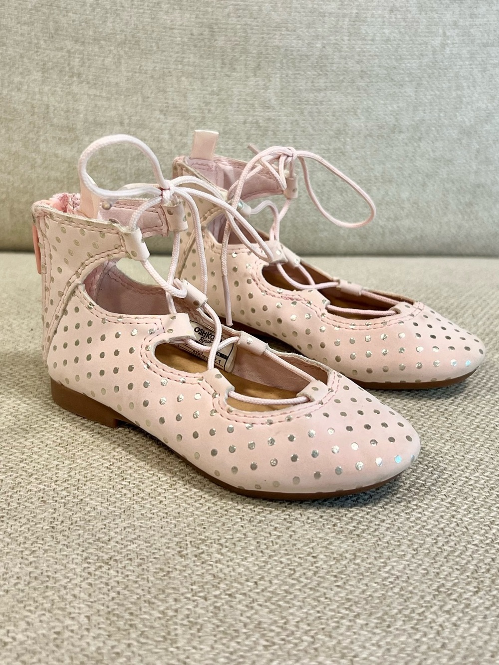 OshKosh B’gosh Size 5 Toddler Girls Karlie-G Pink Silver Polka Dot Lace Up Shoes